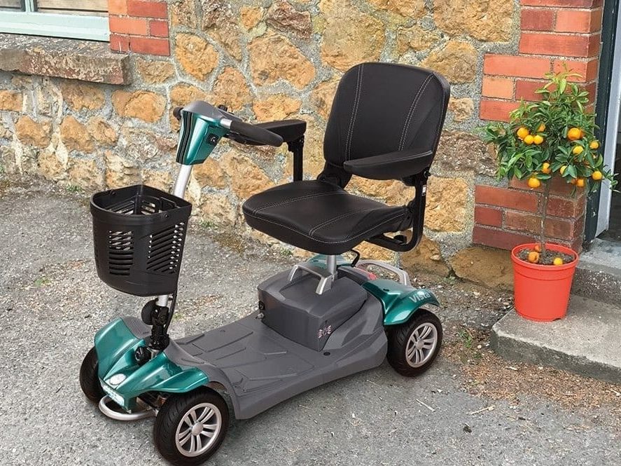 Vista-Liteway-Aston-Green-LS-IMG_2149-Step-lr-rgb-e1762255569195